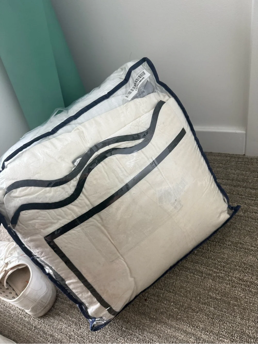 Pottery Barn Teen Cream and Black Scalloped Heart Comforter Set